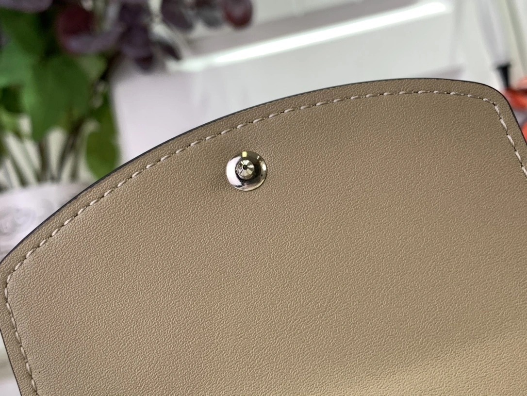 MOMO-- 8V M82437 Iris XS Calfskin item:D-B174G2117