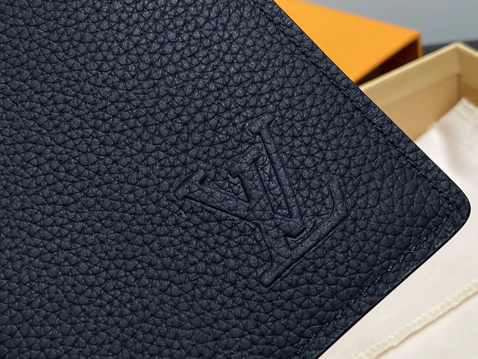 MOMO-- 8V M83126 high quality version Brazza Calfskin item:E-B000J1807