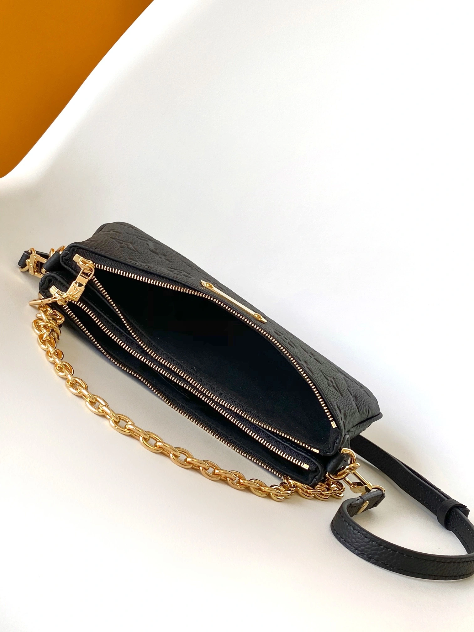 MOMO-- 8V M83301 high quality version cowhide item:F-B000A1433