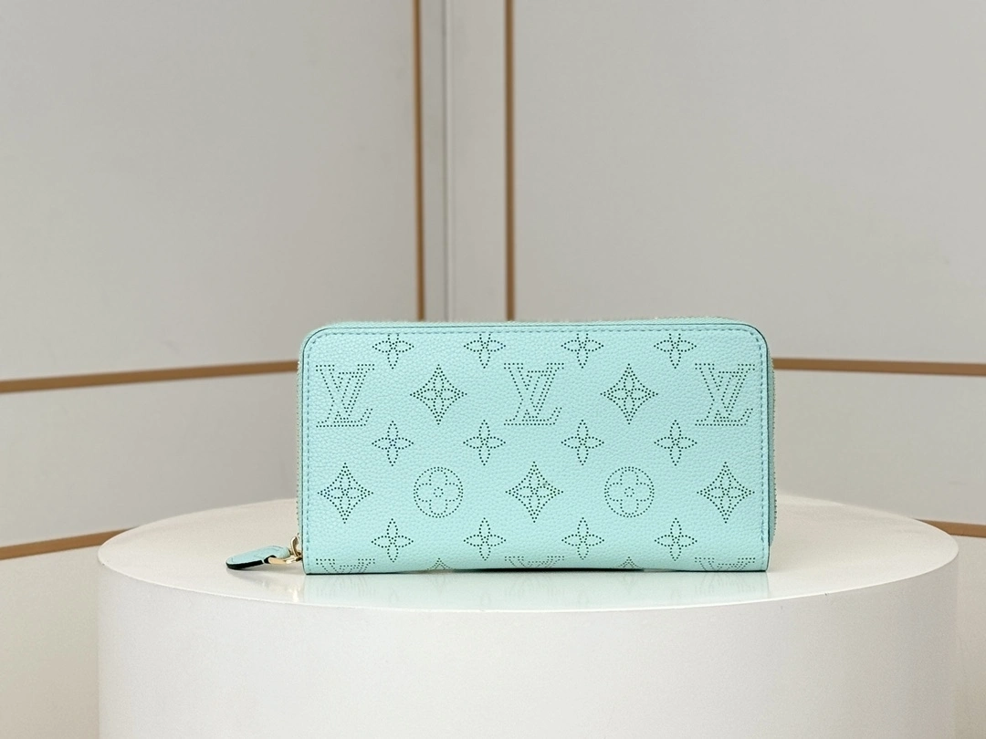 MOMO-- 8V M83489 Calfskin item:D-B000G2133