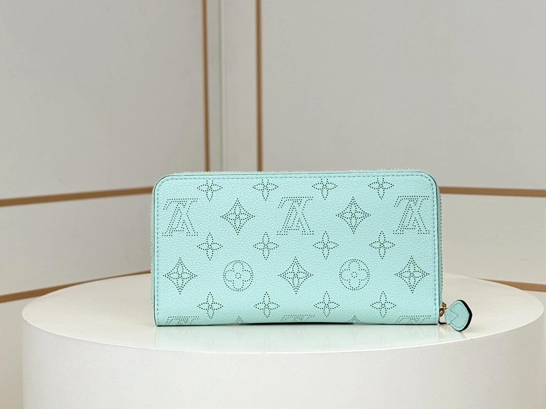 MOMO-- 8V M83489 Calfskin item:D-B000G2133
