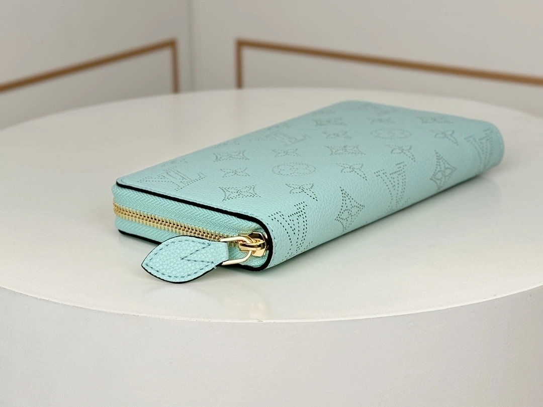 MOMO-- 8V M83489 Calfskin item:D-B000G2133