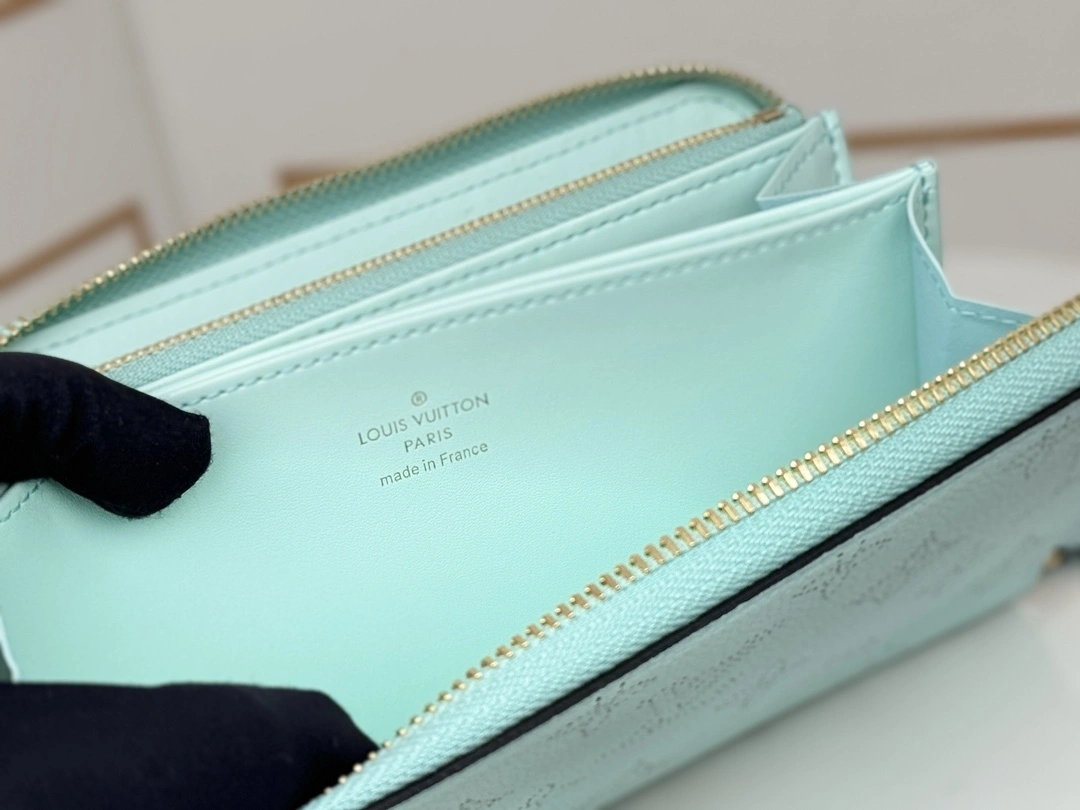 MOMO-- 8V M83489 Calfskin item:D-B000G2133