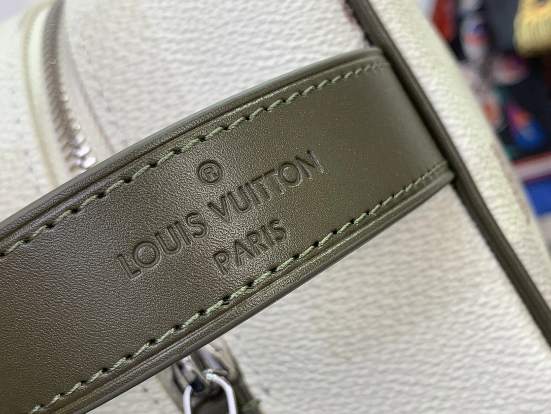 MOMO-- 8V N00112 high quality version Locker Dopp Kit item:E-B063B2347