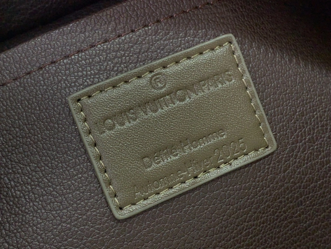 MOMO-- 8V N00112 high quality version Locker Dopp Kit item:E-B063B2347