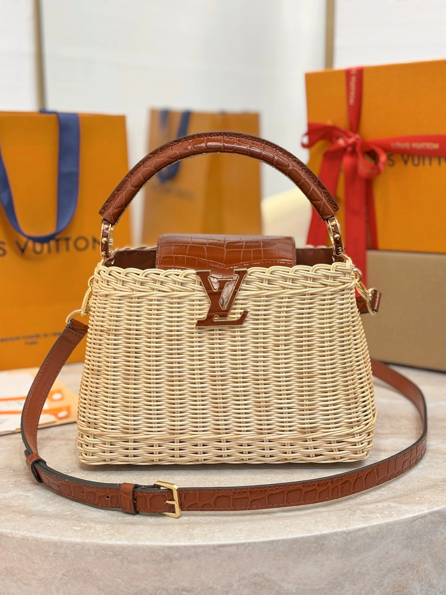 MOMO-- 8V N85481 high quality version CAPUCINES BB cowhide item:E-B000I0710