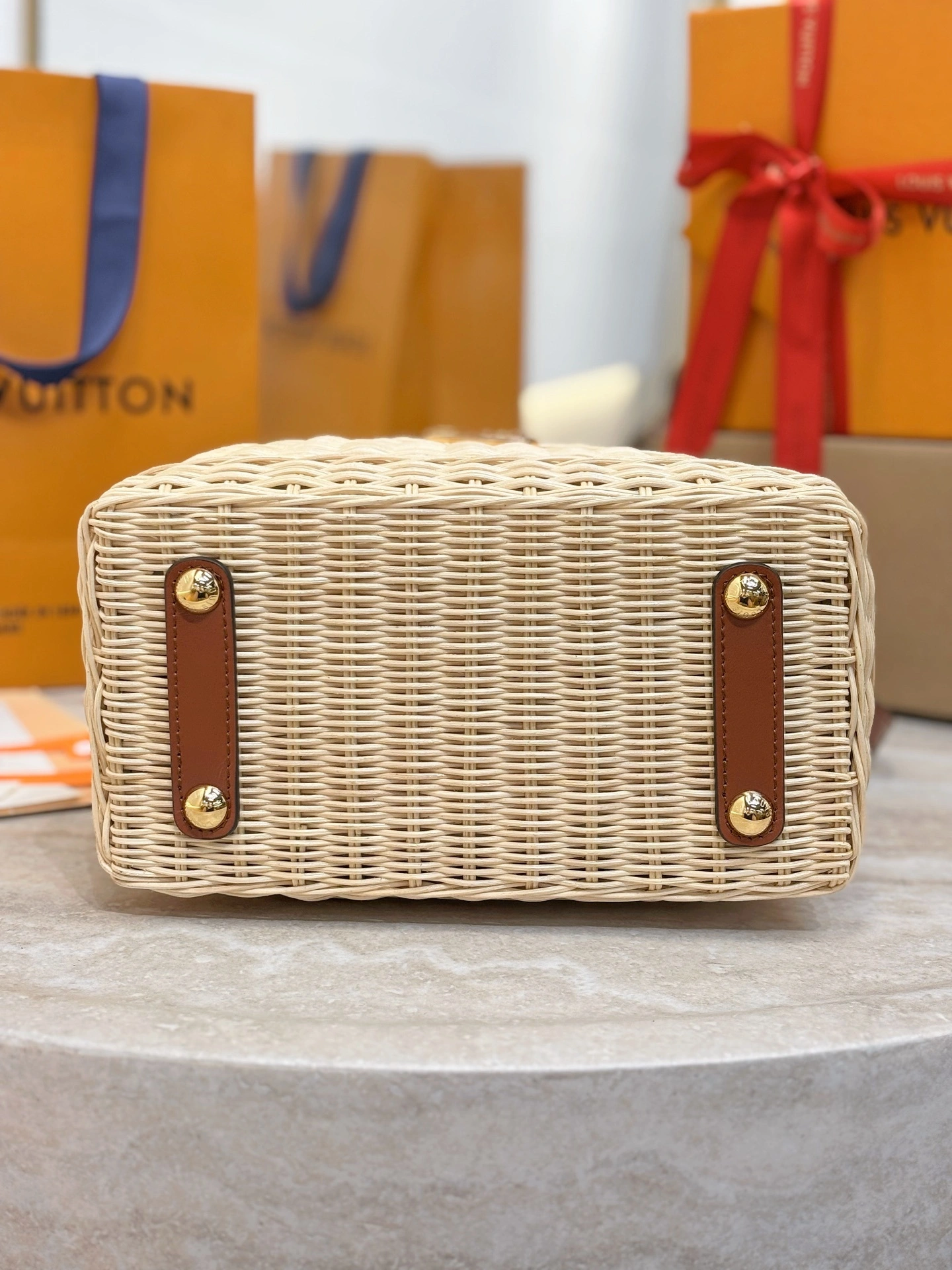 MOMO-- 8V N85481 high quality version CAPUCINES BB cowhide item:E-B000I0710
