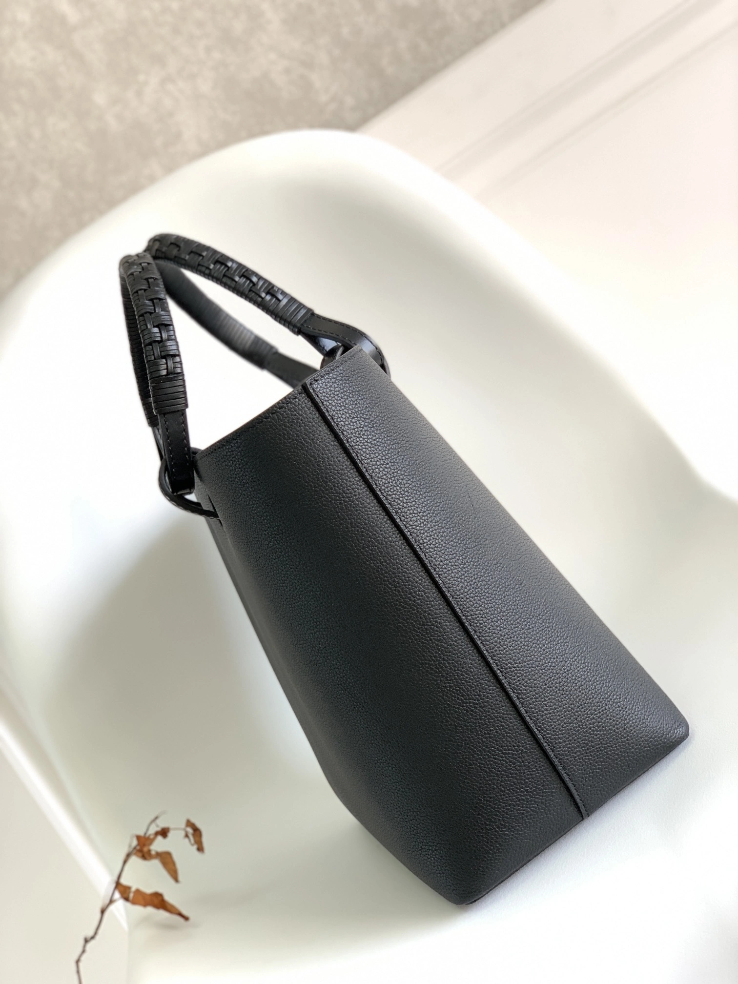 MOMO-- 8o5w5 A717S72X02-1100 high quality version cowhide item:E-B177H2701