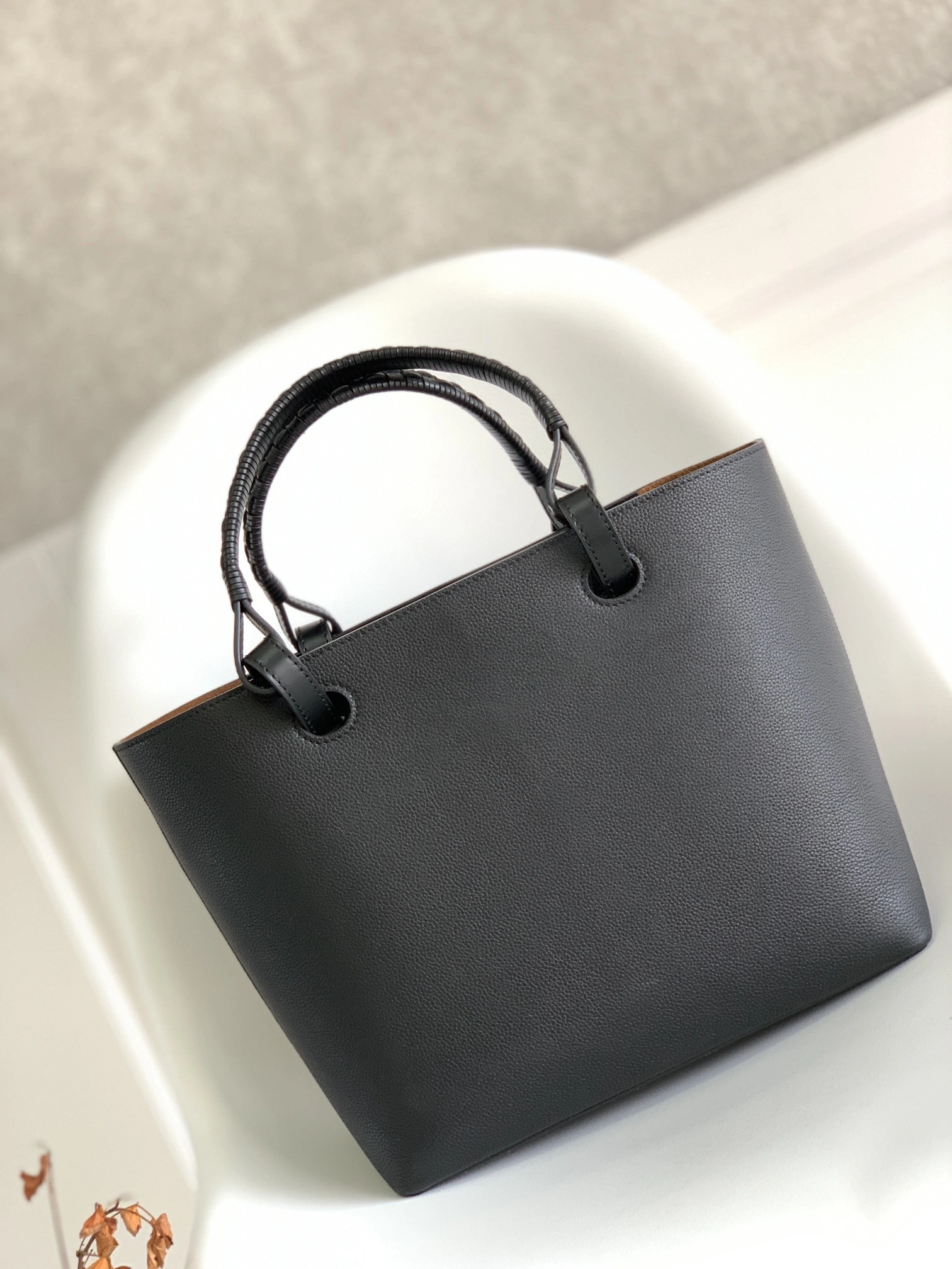 MOMO-- 8o5w5 A717S72X02-1100 high quality version cowhide item:E-B177H2701