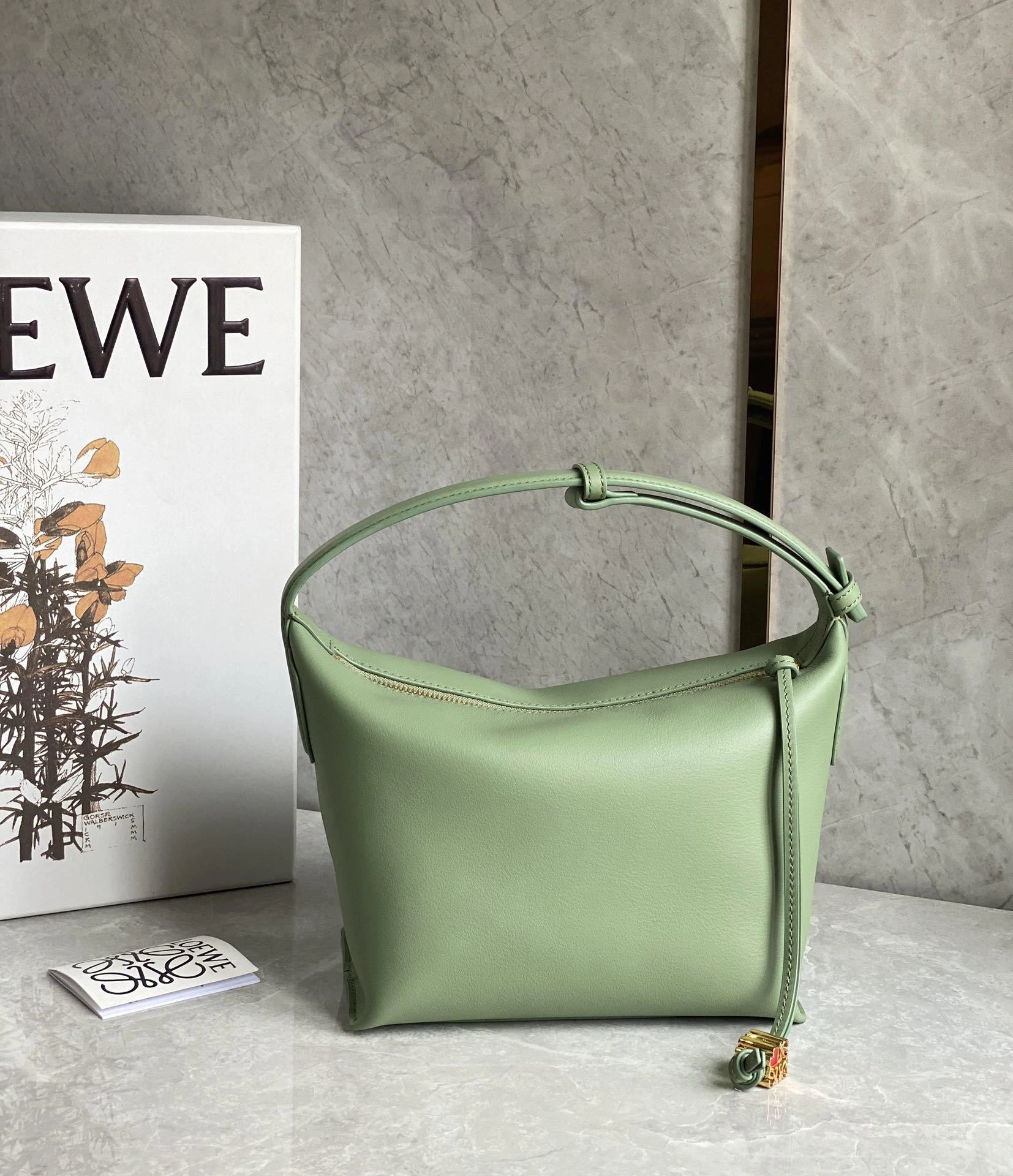 MOMO-- 8o5w5 A906K75X20-6424 high quality version cowhide item:E-B000I1833