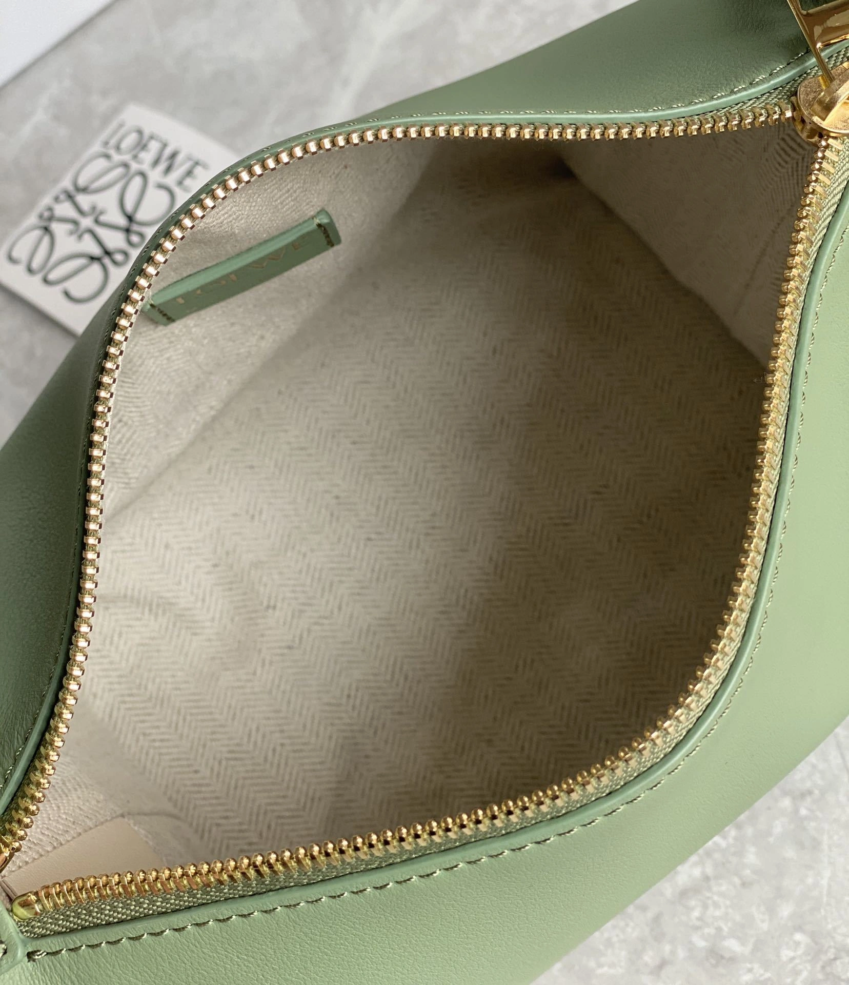 MOMO-- 8o5w5 A906K75X20-6424 high quality version cowhide item:E-B000I1833