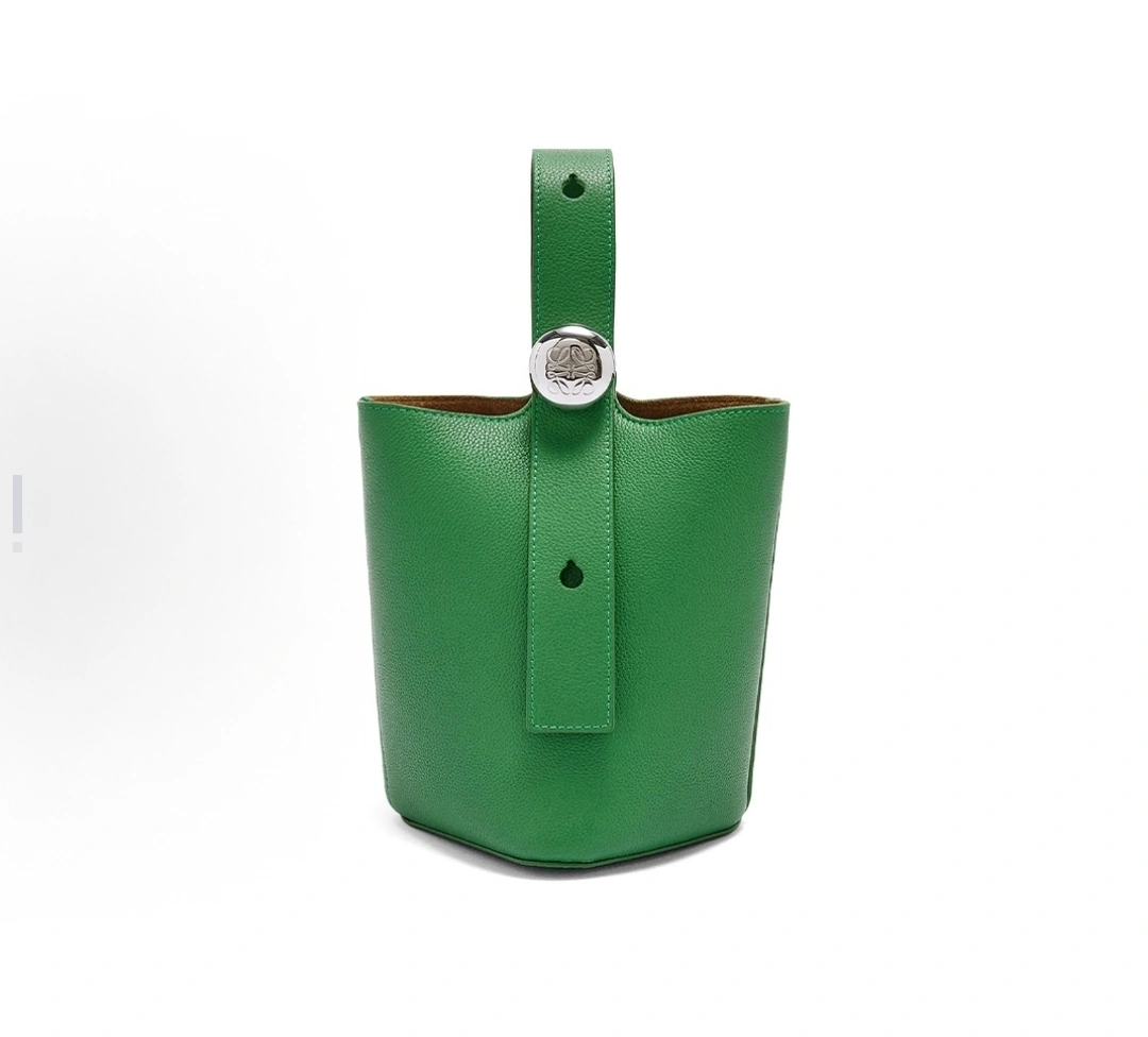 MOMO-- 8o5w5 AANBBBMX06-4748 high quality version Pebble Bucket item:E-B063E0436
