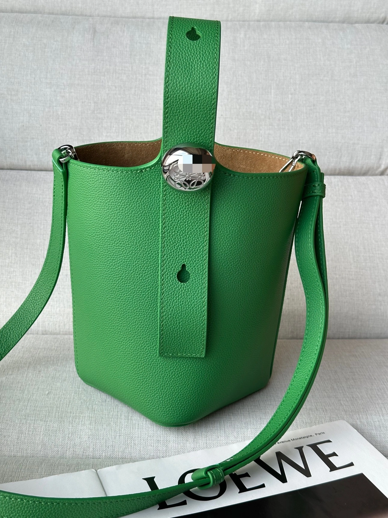 MOMO-- 8o5w5 AANBBBMX06-4748 high quality version Pebble Bucket item:E-B063E0436