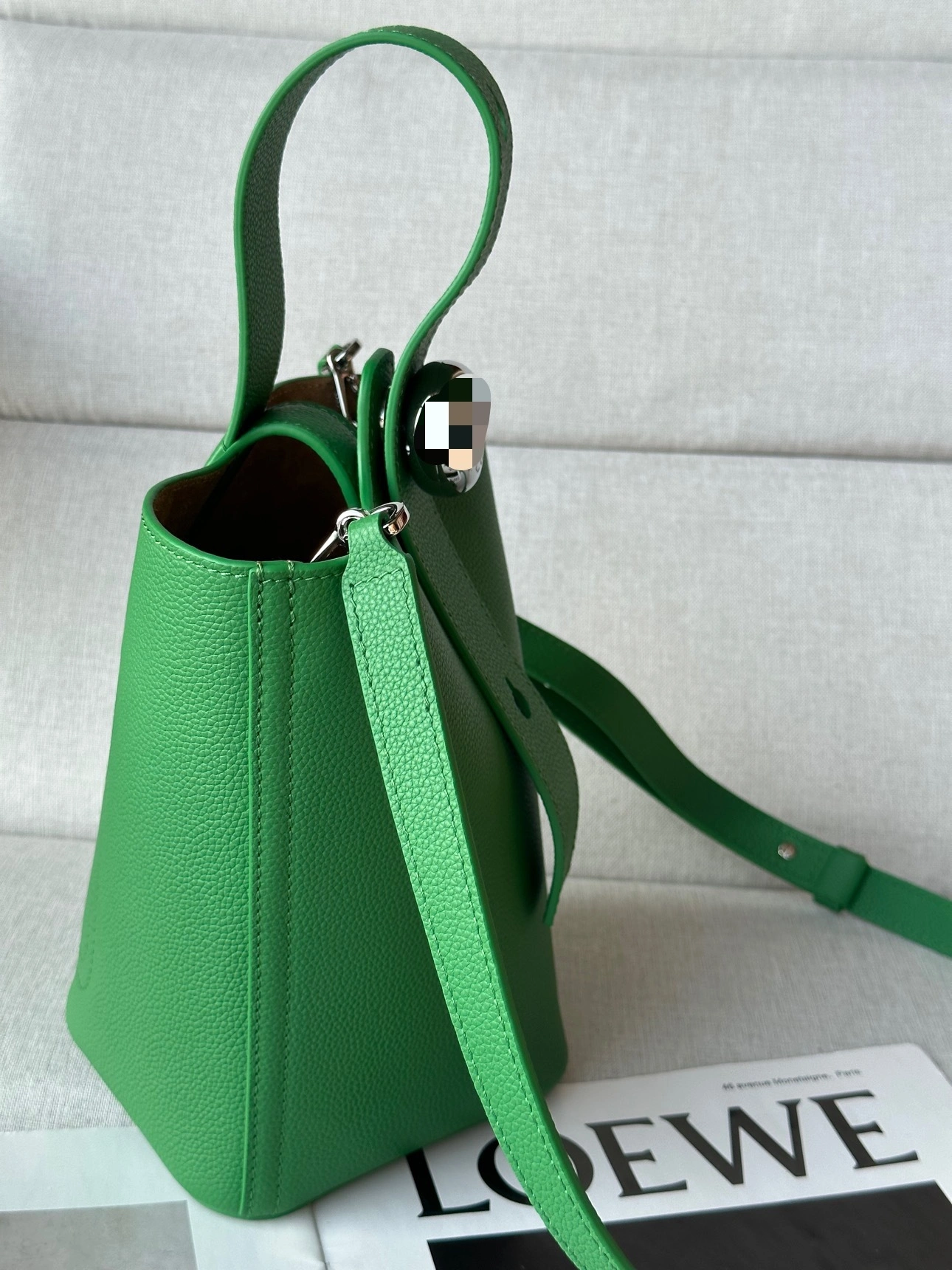 MOMO-- 8o5w5 AANBBBMX06-4748 high quality version Pebble Bucket item:E-B063E0436
