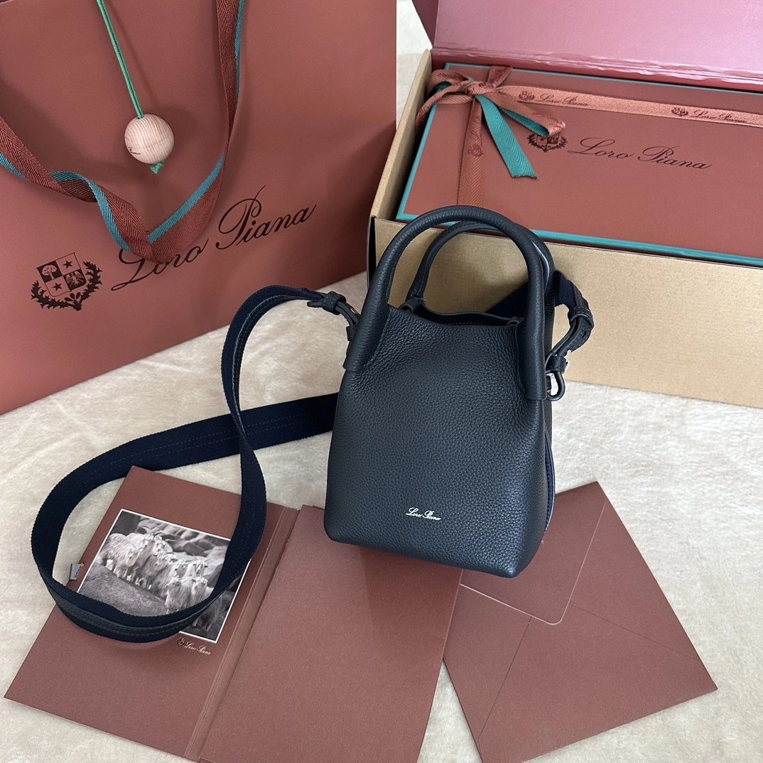 MOMO-- 8oro Pi191 FAM7943-W000 Calfskin item:E-B000H2915H
