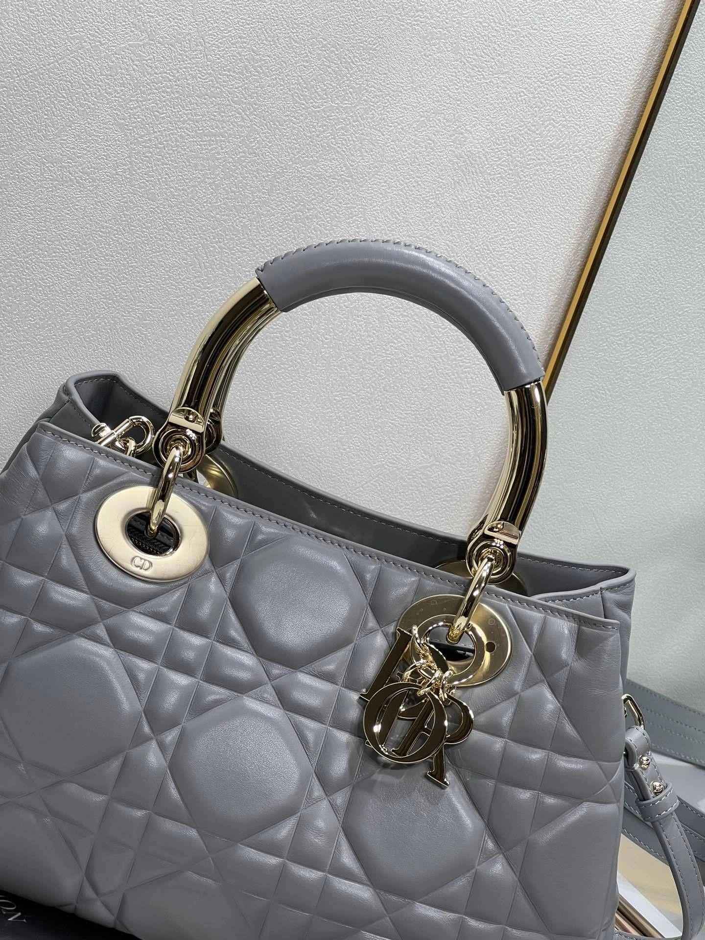 MOMO-- 9522- item：C-B063E3105R