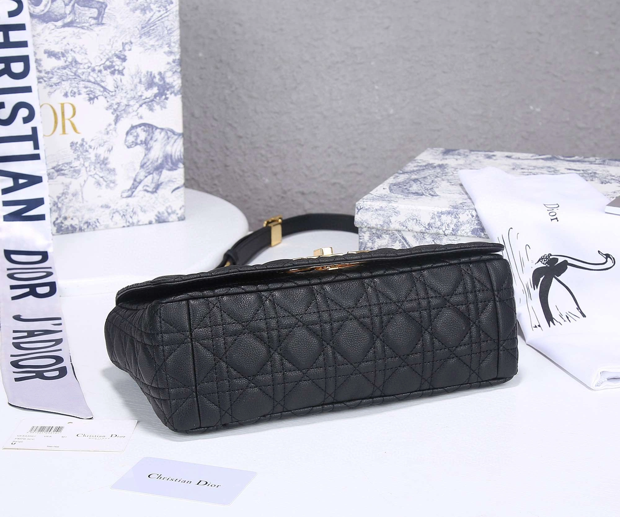 *MOMO---9797 item : A-B202H2301A