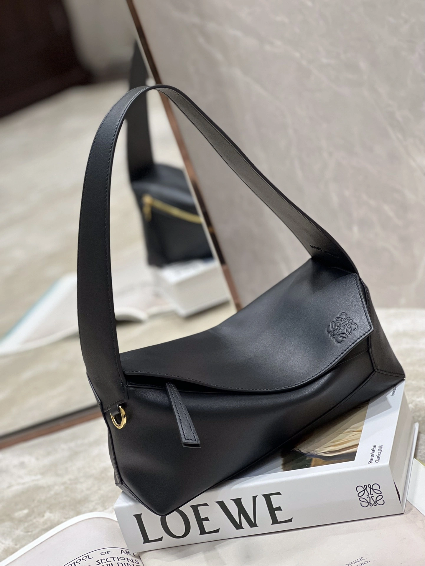 MOMO-- A510J67X01-1100 item:D-B063A0461S