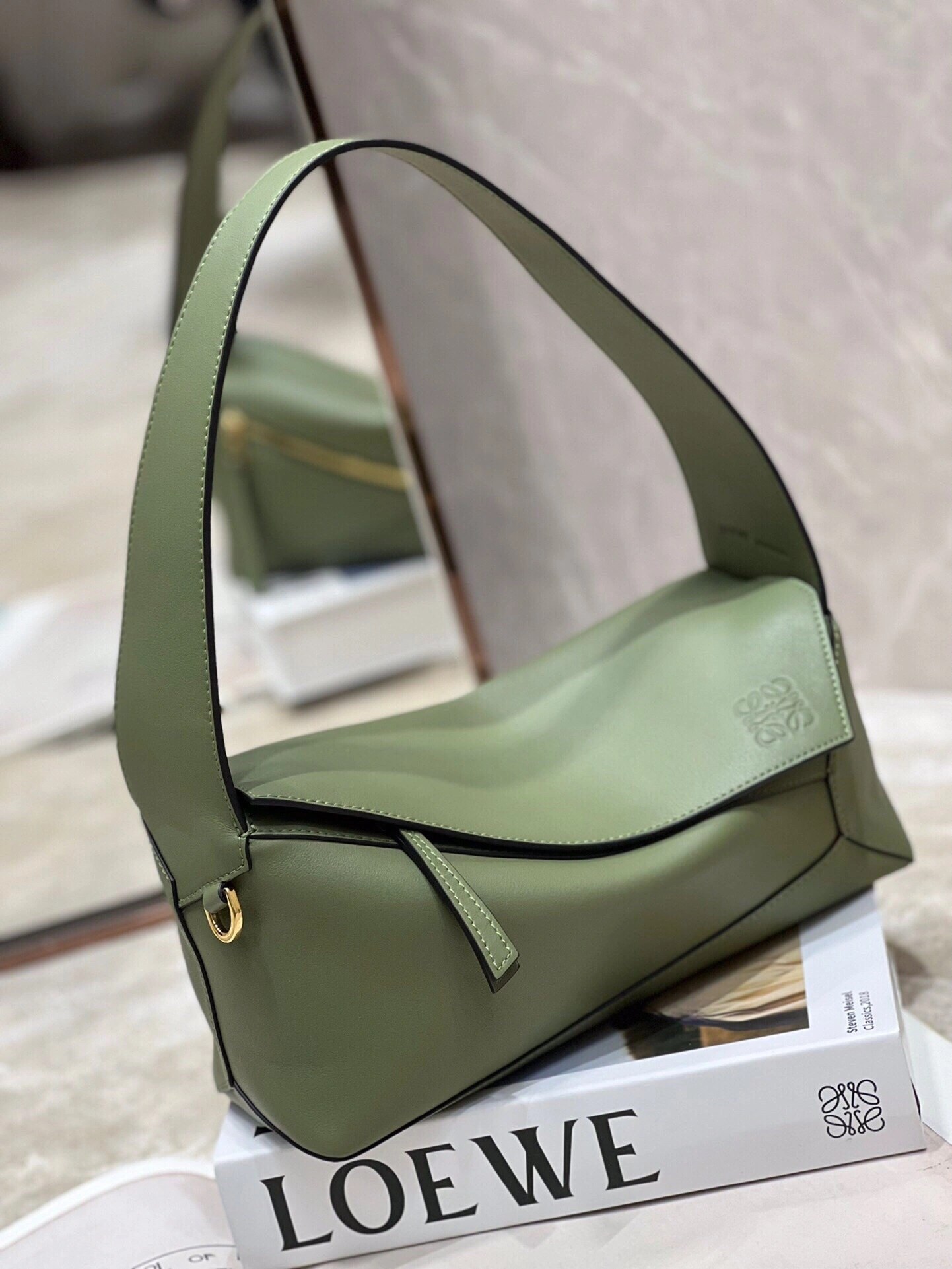 MOMO-- A510J67X01-3949 item:D-B063A0455S