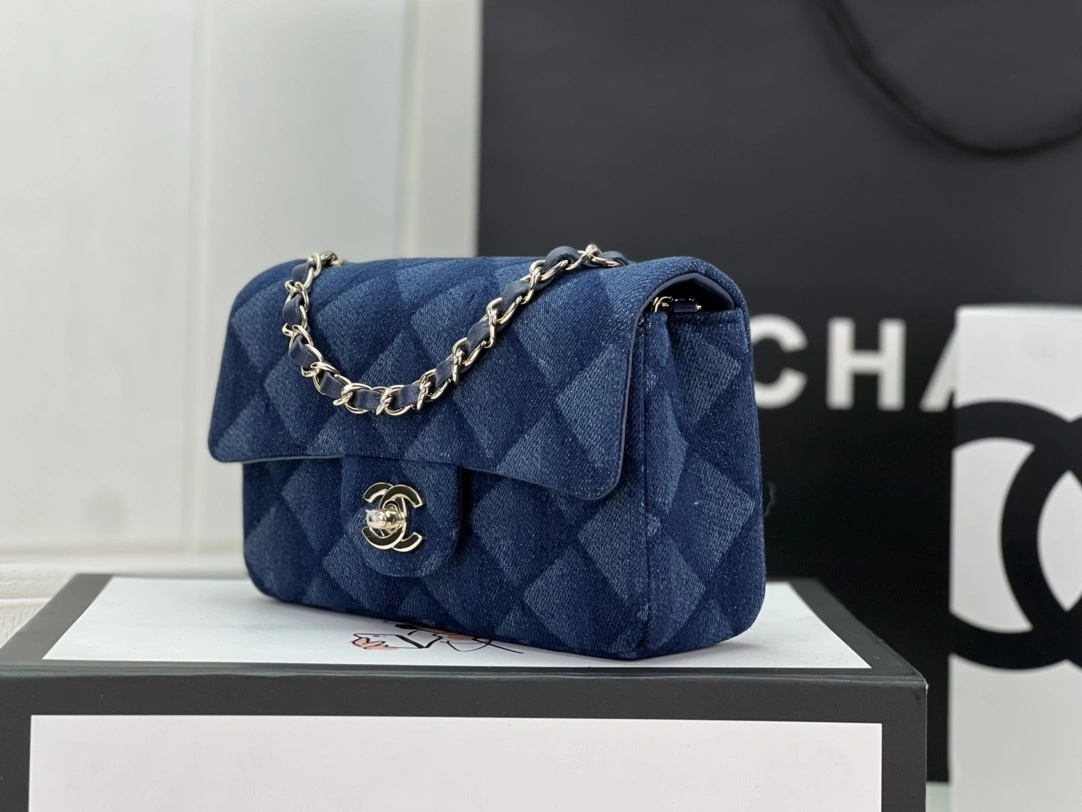 MOMO-- A69900-B09077-NK307 high quality version item：C-B202H1773R