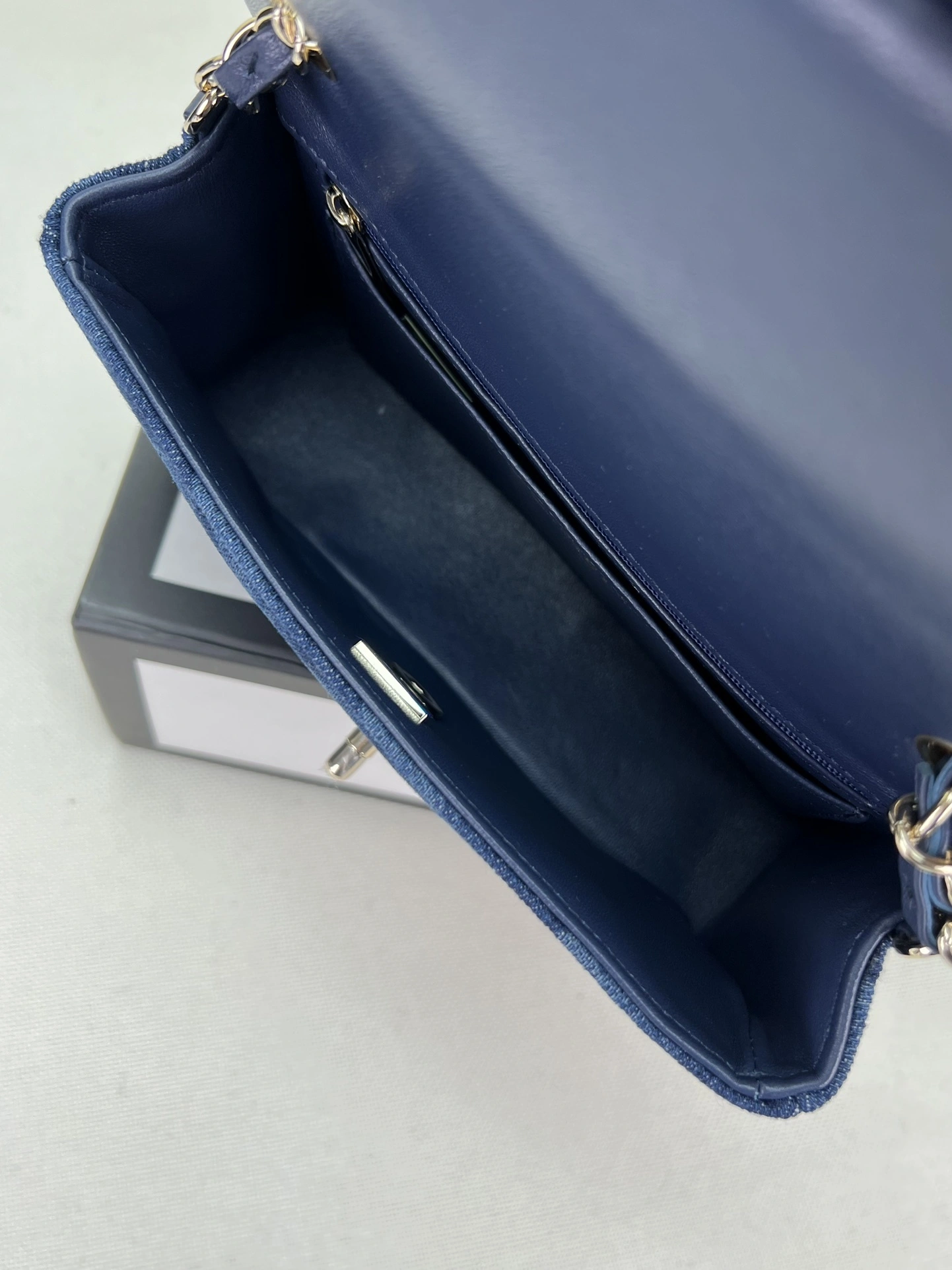MOMO-- A69900-B09077-NK307 high quality version item：C-B202H1773R