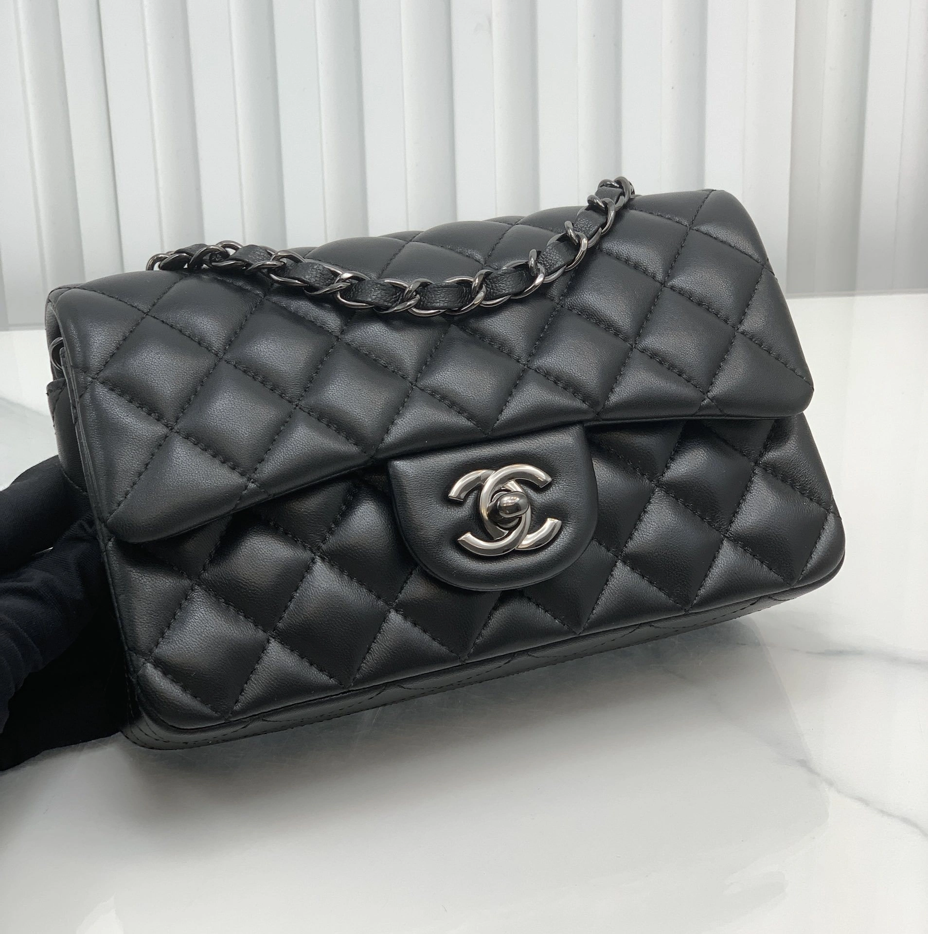 MOMO-- A69900-Y01480-94305 sheepskin item:C-B063L0955R