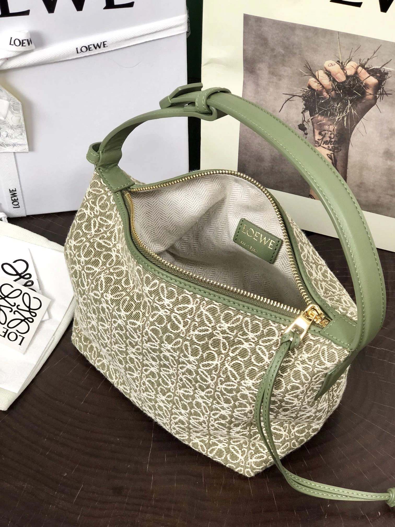 MOMO-- A906K75X06-4364 item：C-B000I3050V