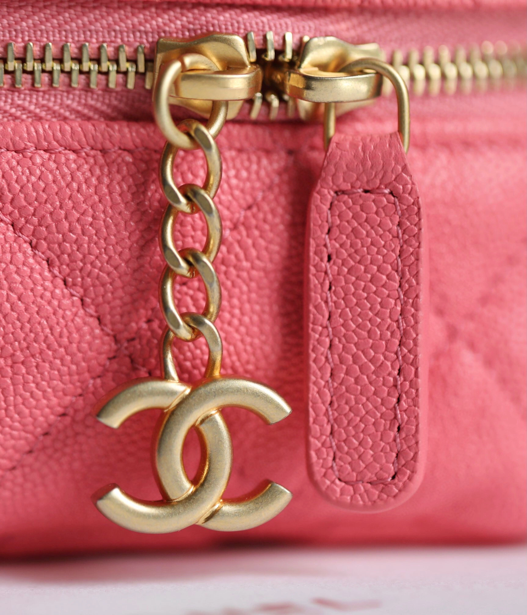 MOMO-- AP2194 B05722 NA113Calfskin item : B-B598E1403S