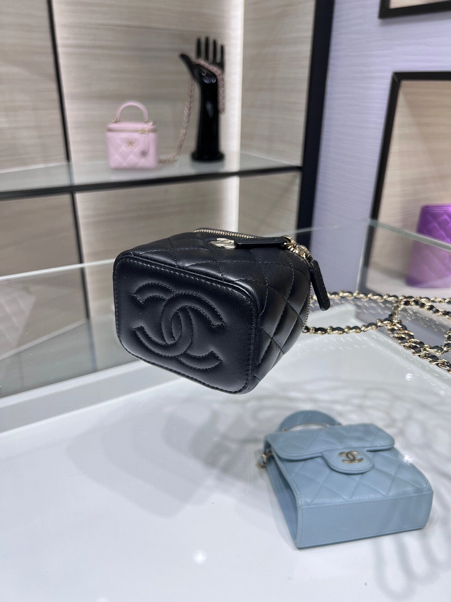 MOMO-- AP2198-B06660-94305 item：C-B063I2332V