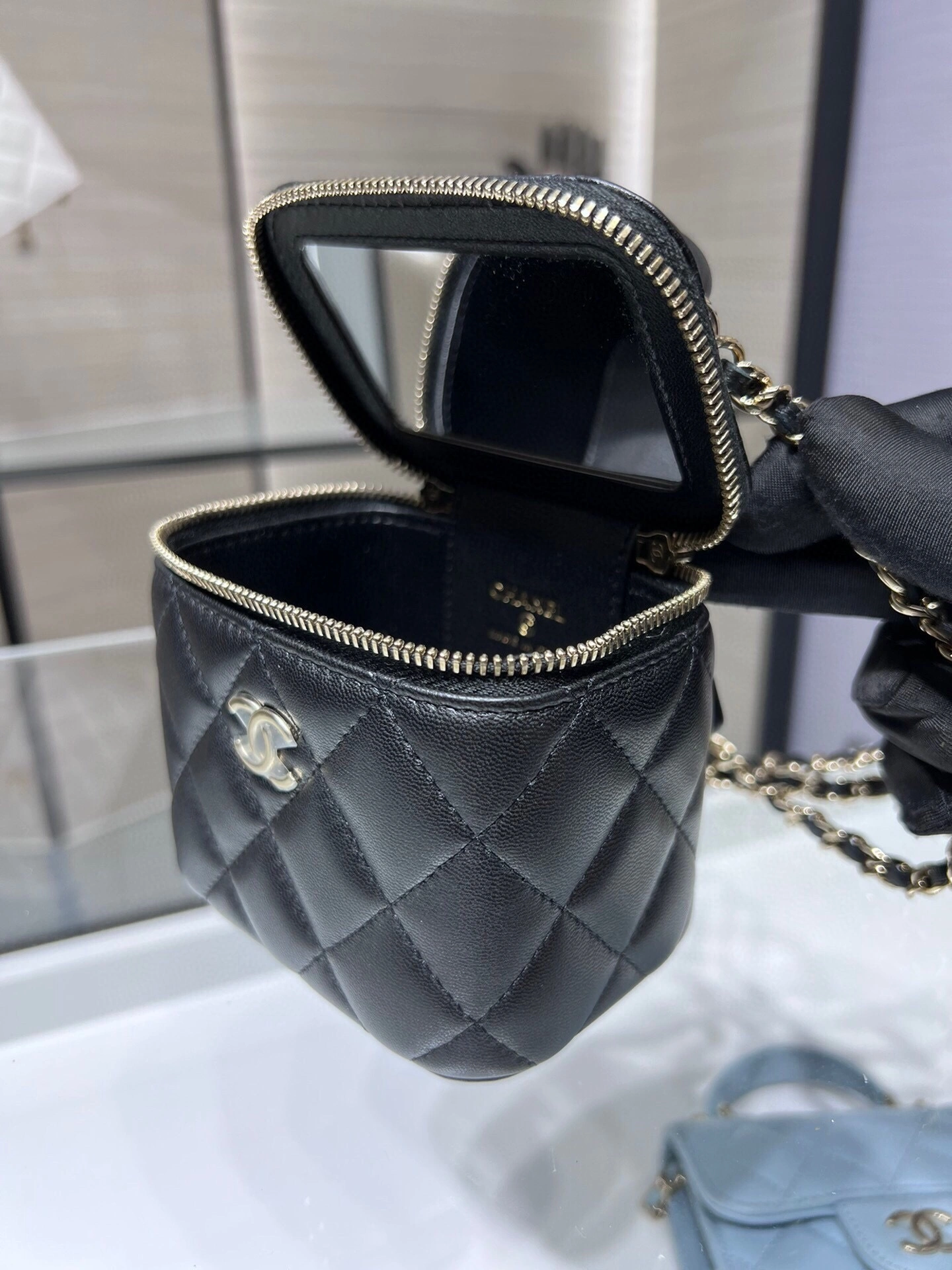 MOMO-- AP2198-B06660-94305 item：C-B063I2332V