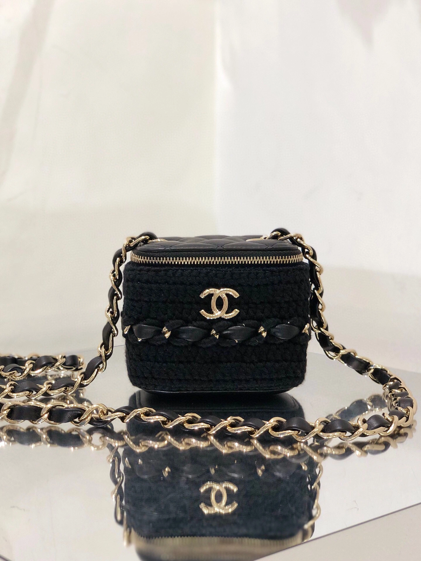 MOMO-- AP2470 B07147 94305 sheepskin item : B-B598E1302S