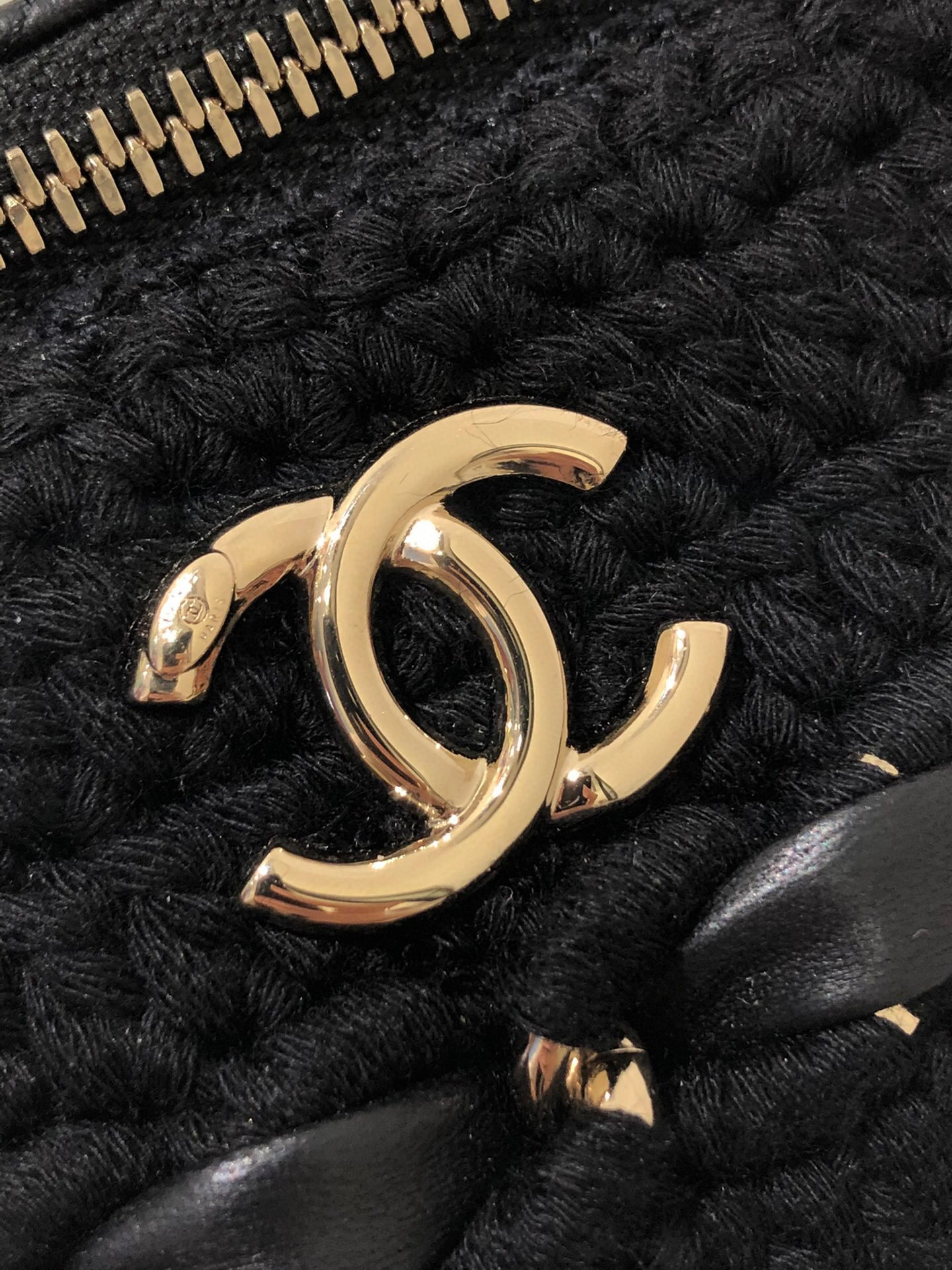MOMO-- AP2470 B07147 94305 sheepskin item : B-B598E1302S