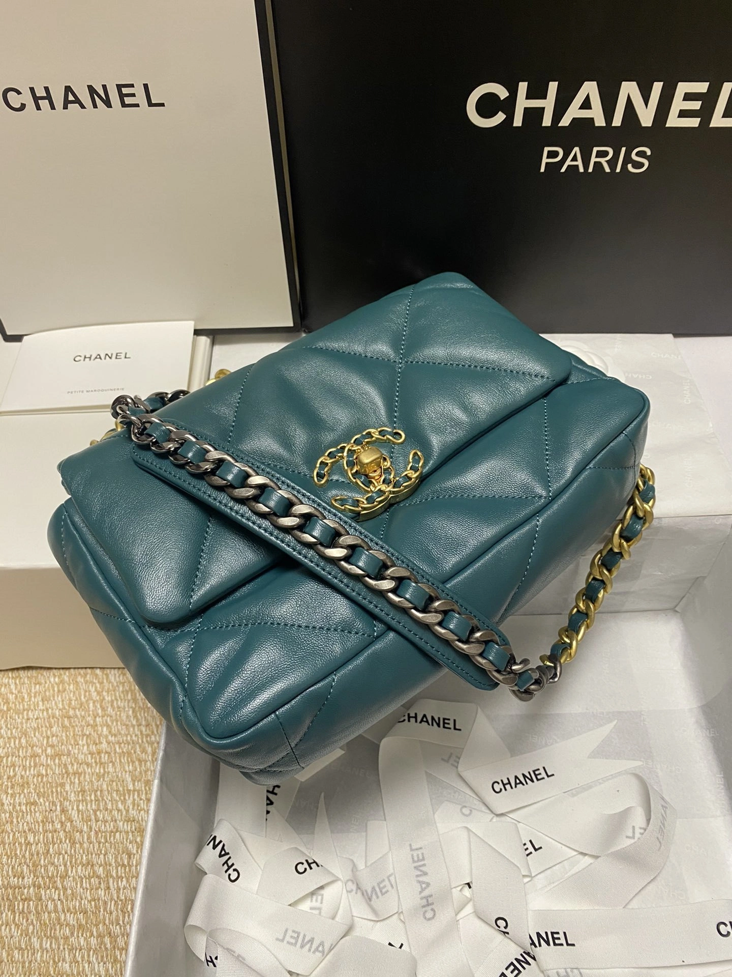 MOMO-- AS1160-B04852-NM378 item：C-B845H1714R