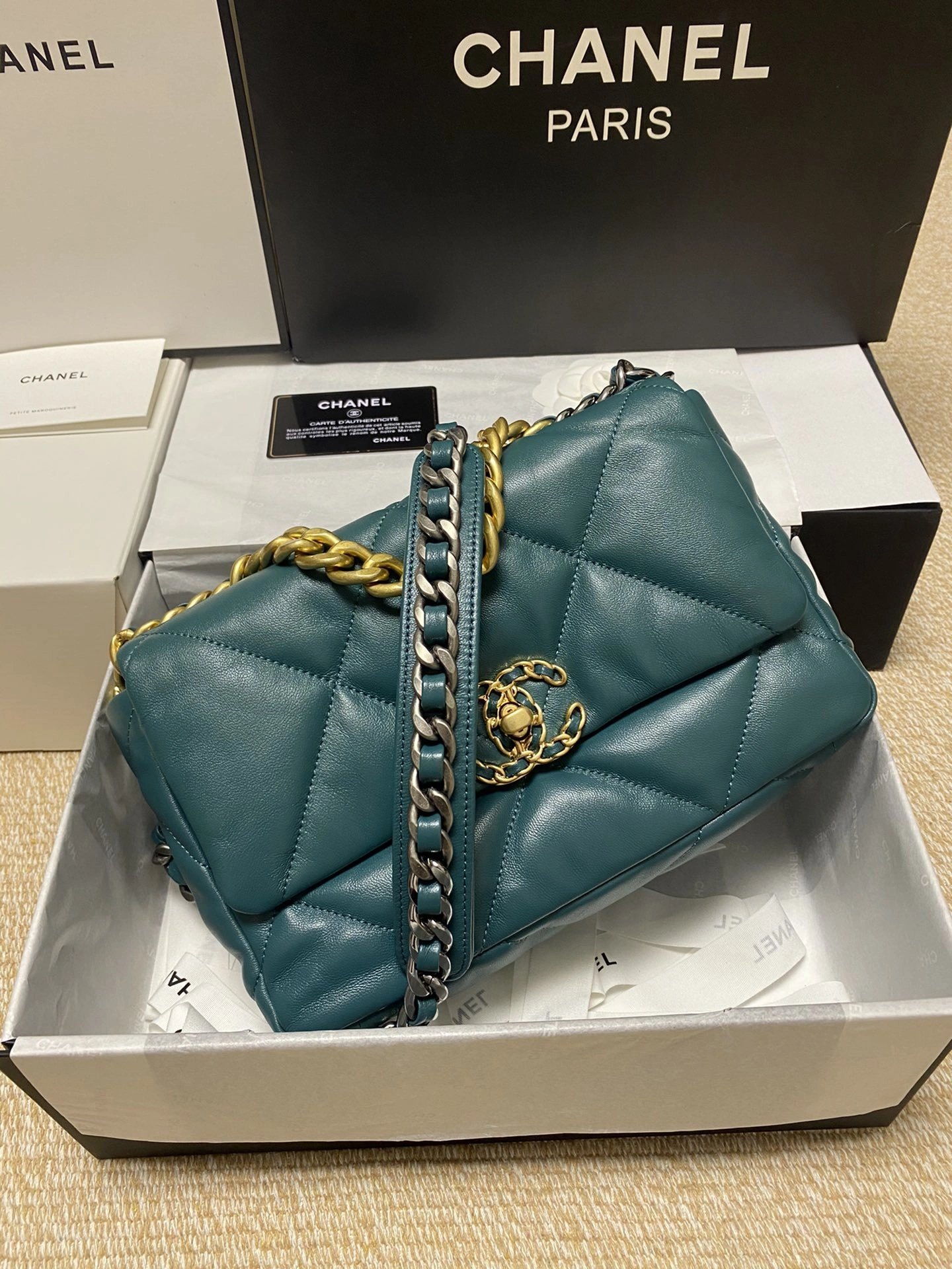MOMO-- AS1160-B04852-NM378 item：C-B845H1714R