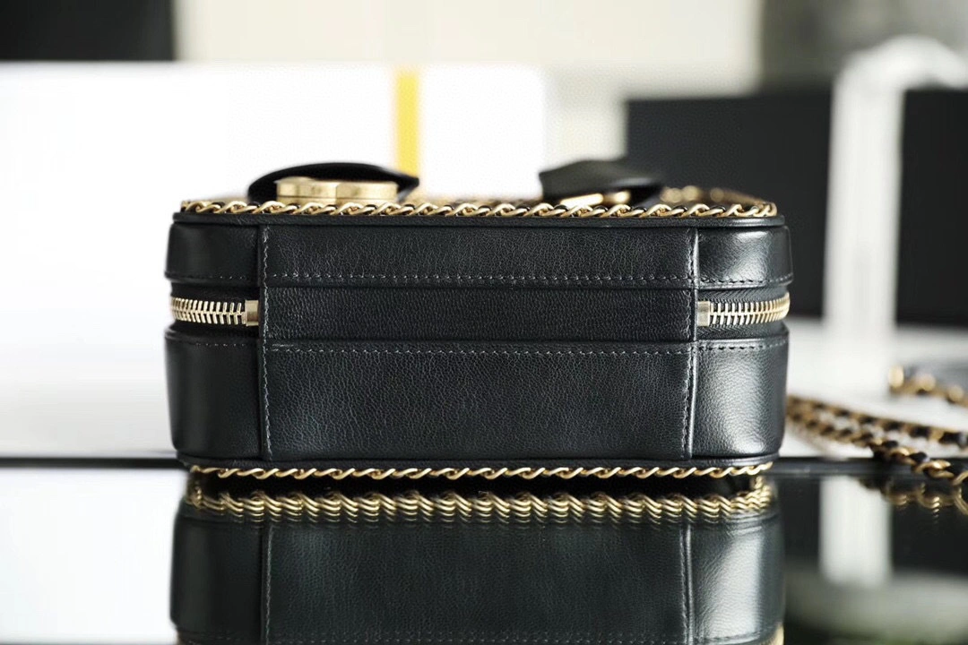 MOMO-- AS1785 B02903 94305 goatskin item : B-B598E1206S