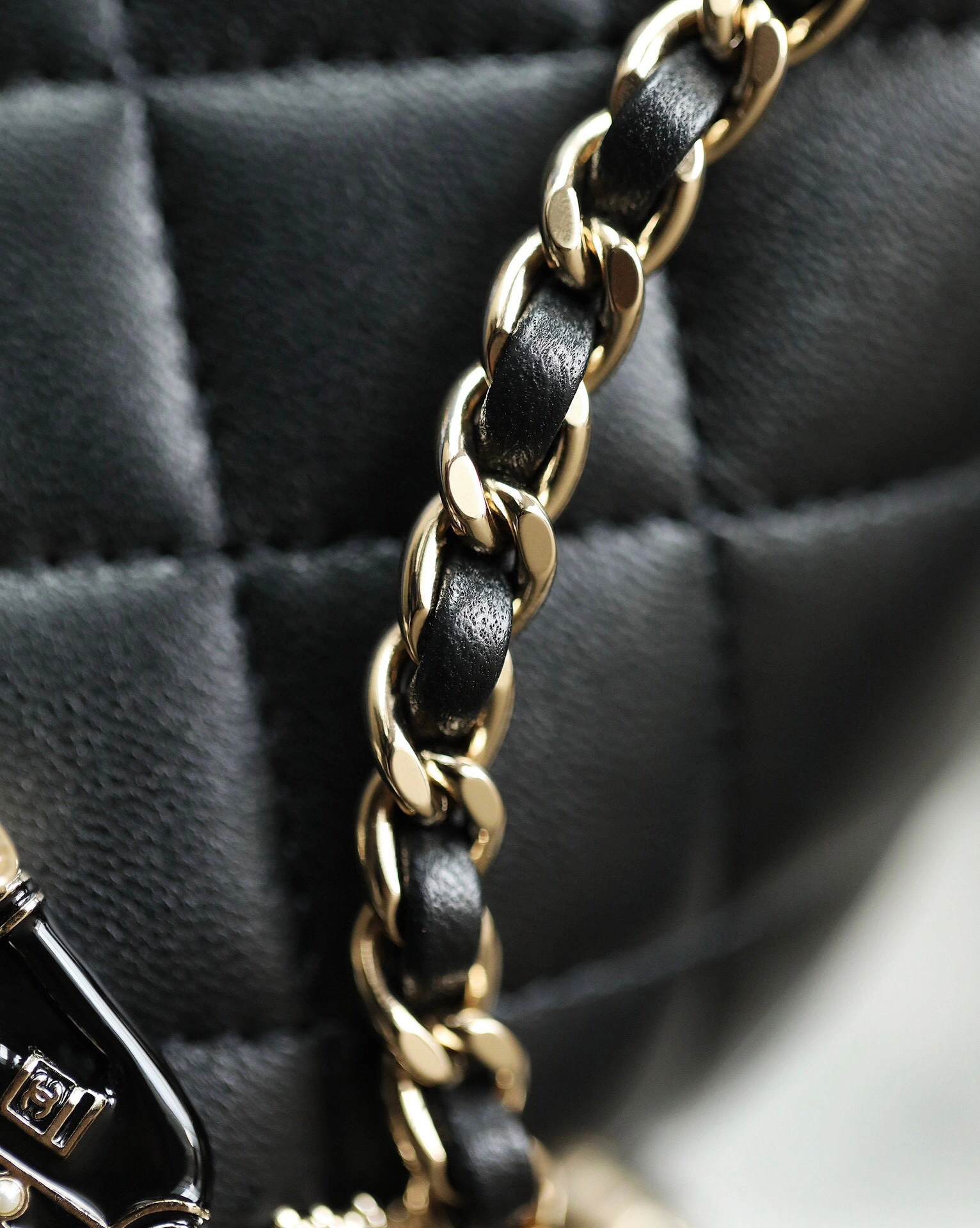 MOMO-- AS2431 B07876 94305 sheepskin item : B-B598E1604S