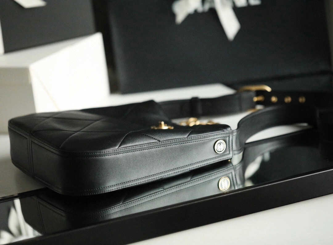 MOMO-- AS2844 B06788 94305 Calfskin item : B-B598E1401S