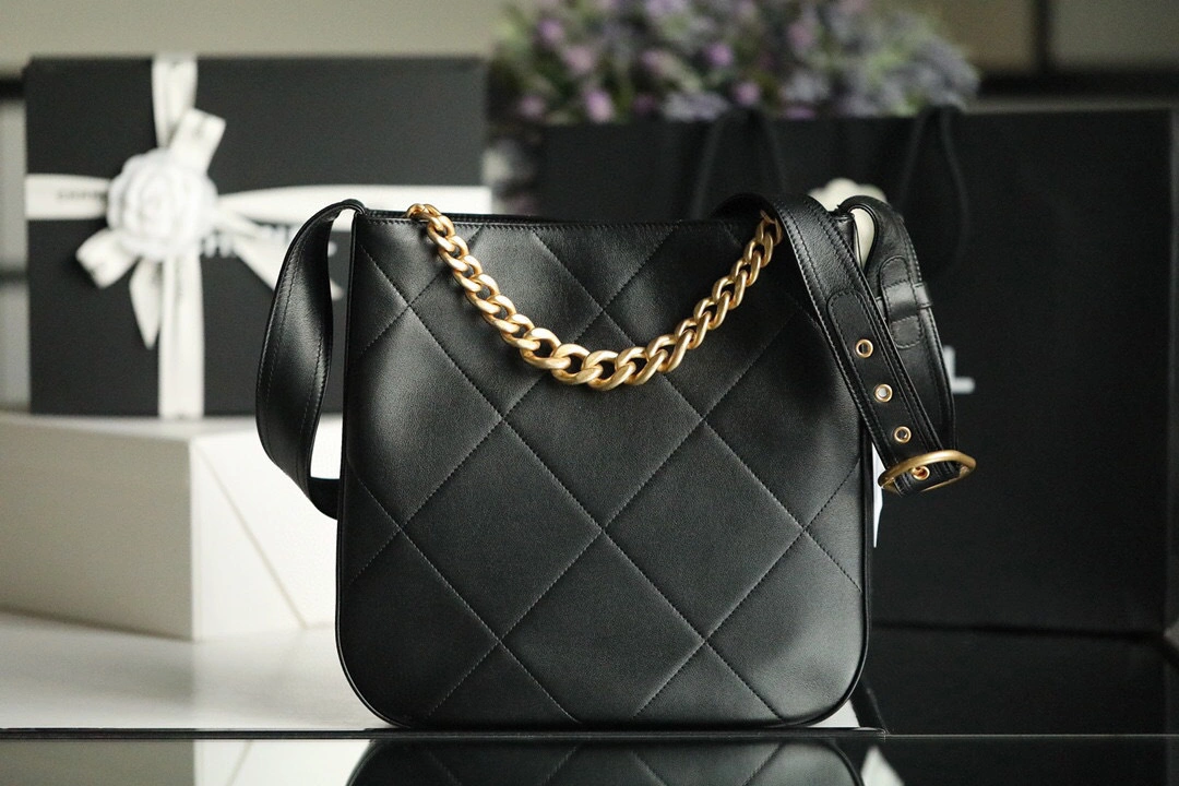 MOMO-- AS2844 B06788 94305 Calfskin item : B-B598E1401S