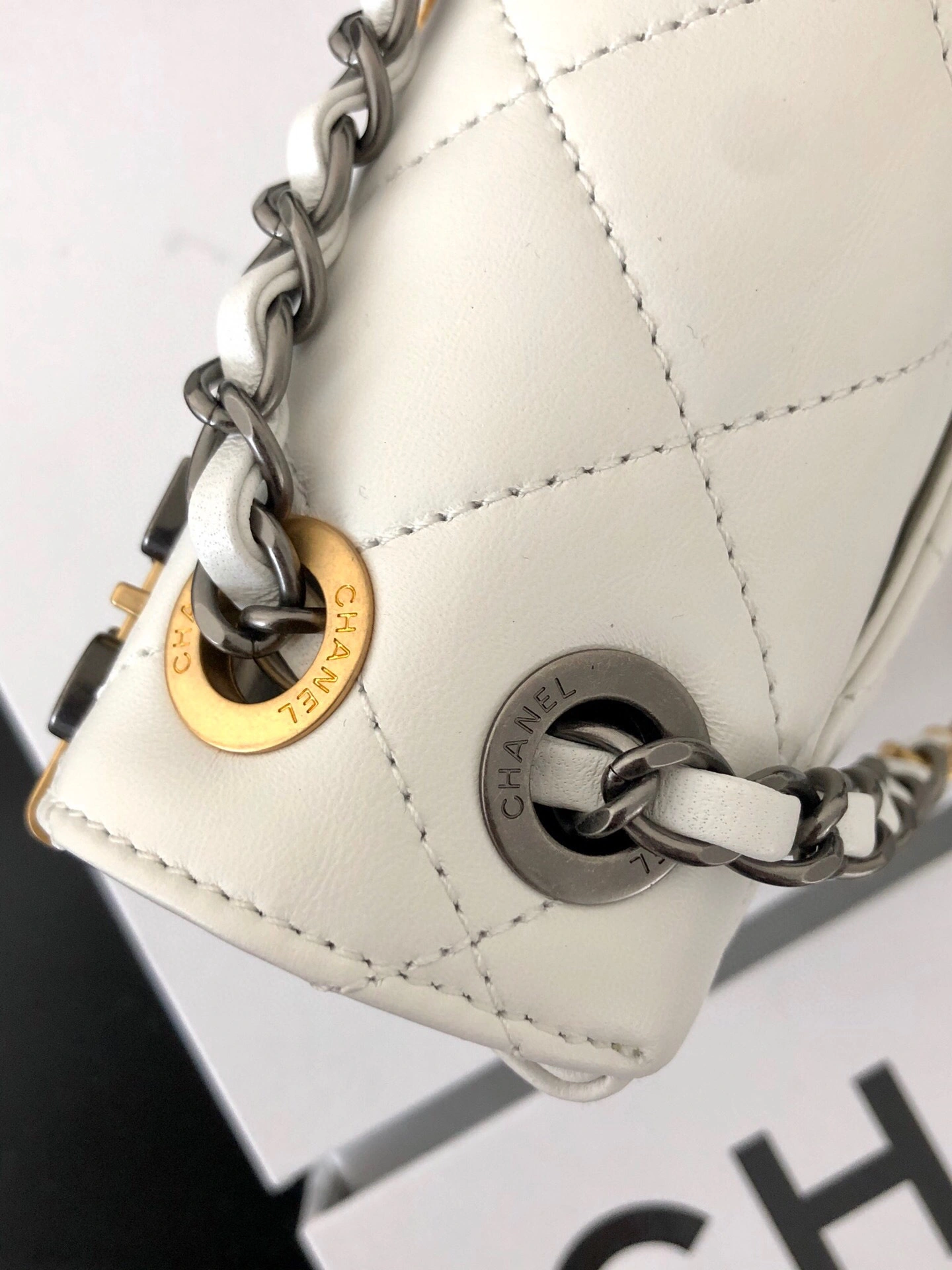 MOMO-- AS2978 B07261 10601 sheepskin item : B-B598E14013S