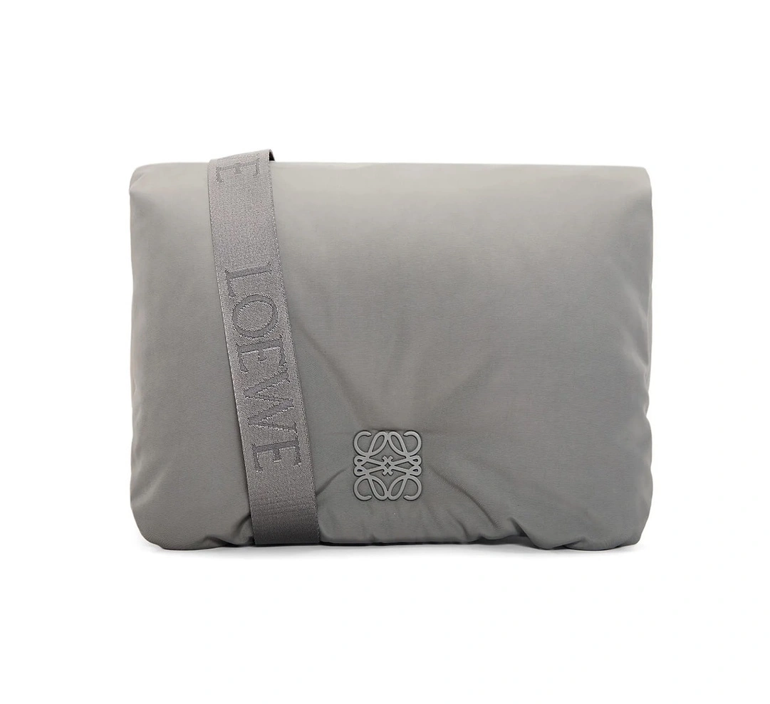 MOMO-- B896G22X01-1640 item:D-B063A0477S