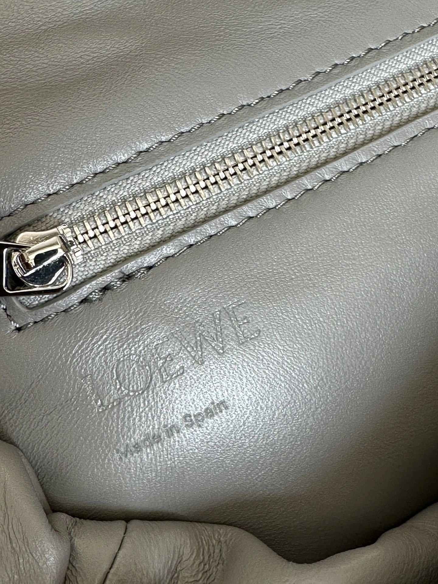 MOMO-- B896G22X01-1640 item:D-B063A0477S