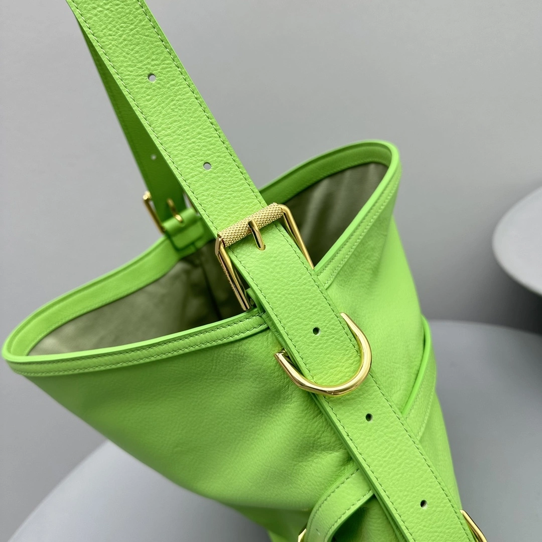 MOMO-- BB50SSB1KR-326 high quality version item：C-B007H1743R