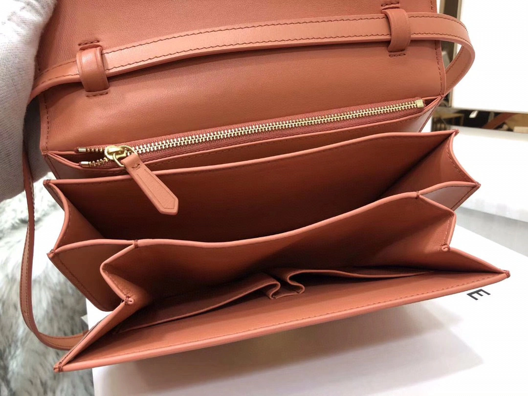 MOMO---BOX cowhide goatskin high quality version item : 063B00K2416