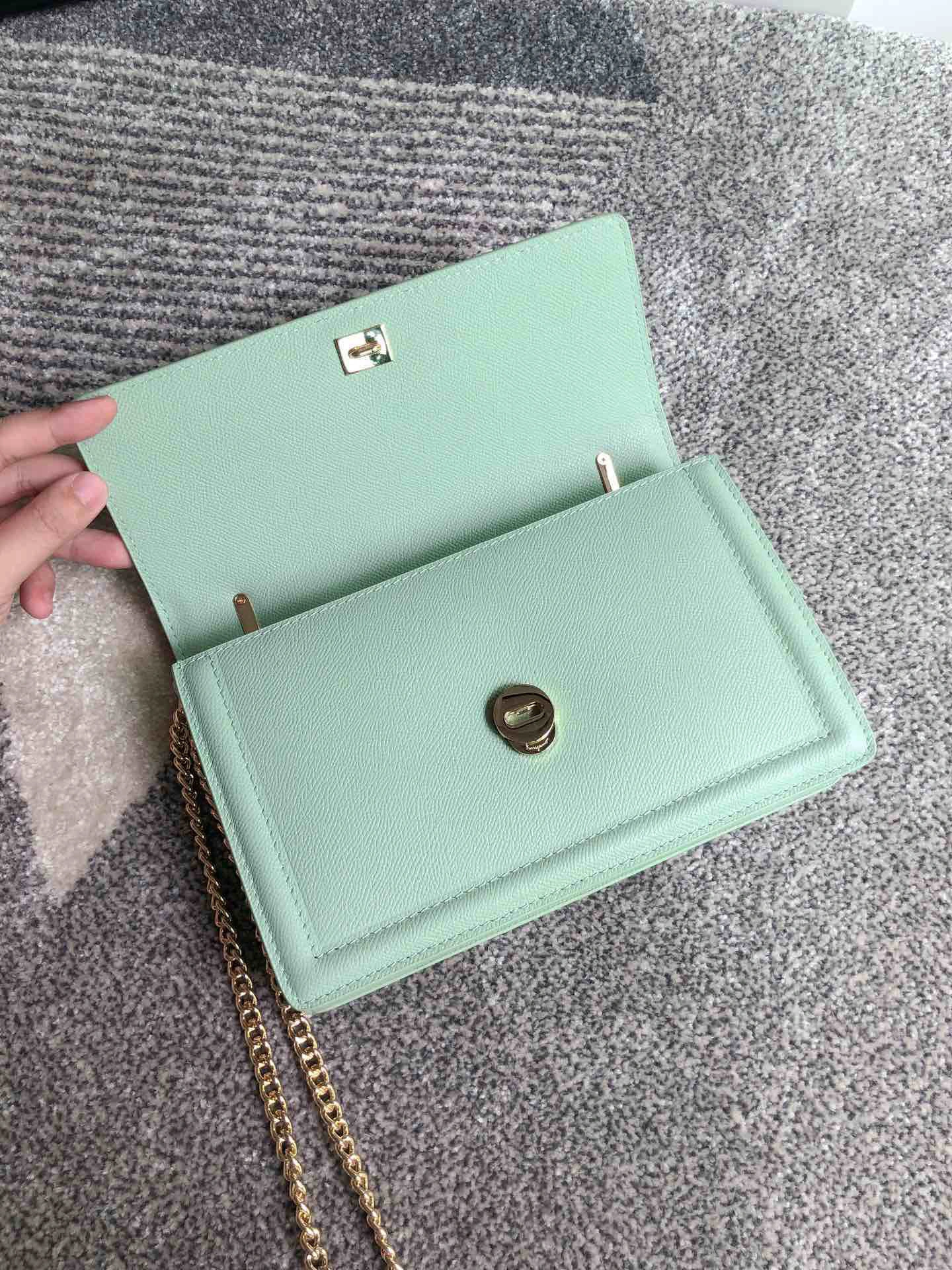 MOMO---Big Cowhide Vara high quality version item : 007B00K2516