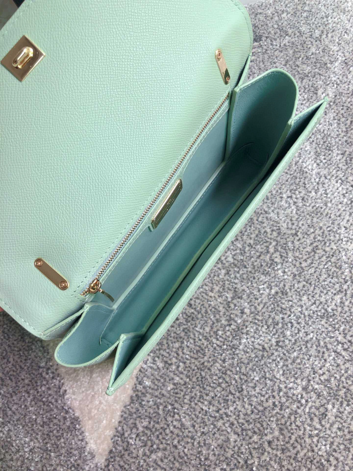 MOMO---Big Cowhide Vara high quality version item : 007B00K2516