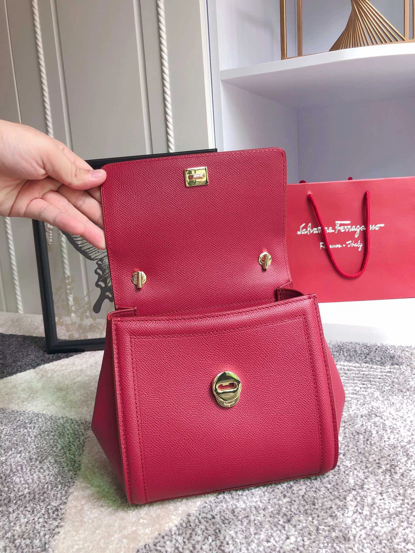 MOMO---Big Vara Cowhide Sheepskin high quality version item : 007B00K2505