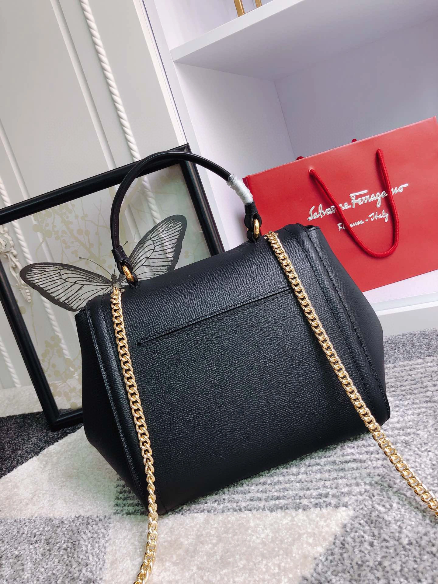 MOMO---Big Vara Cowhide Sheepskin high quality version item : 007B00K2505