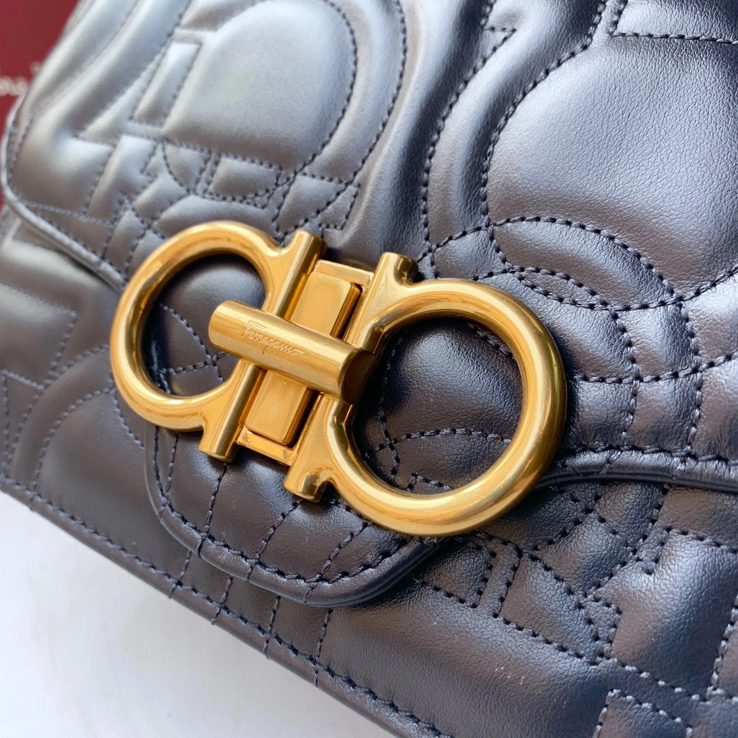MOMO---CALF SKIN Gancini high quality version item : 007B00K2427