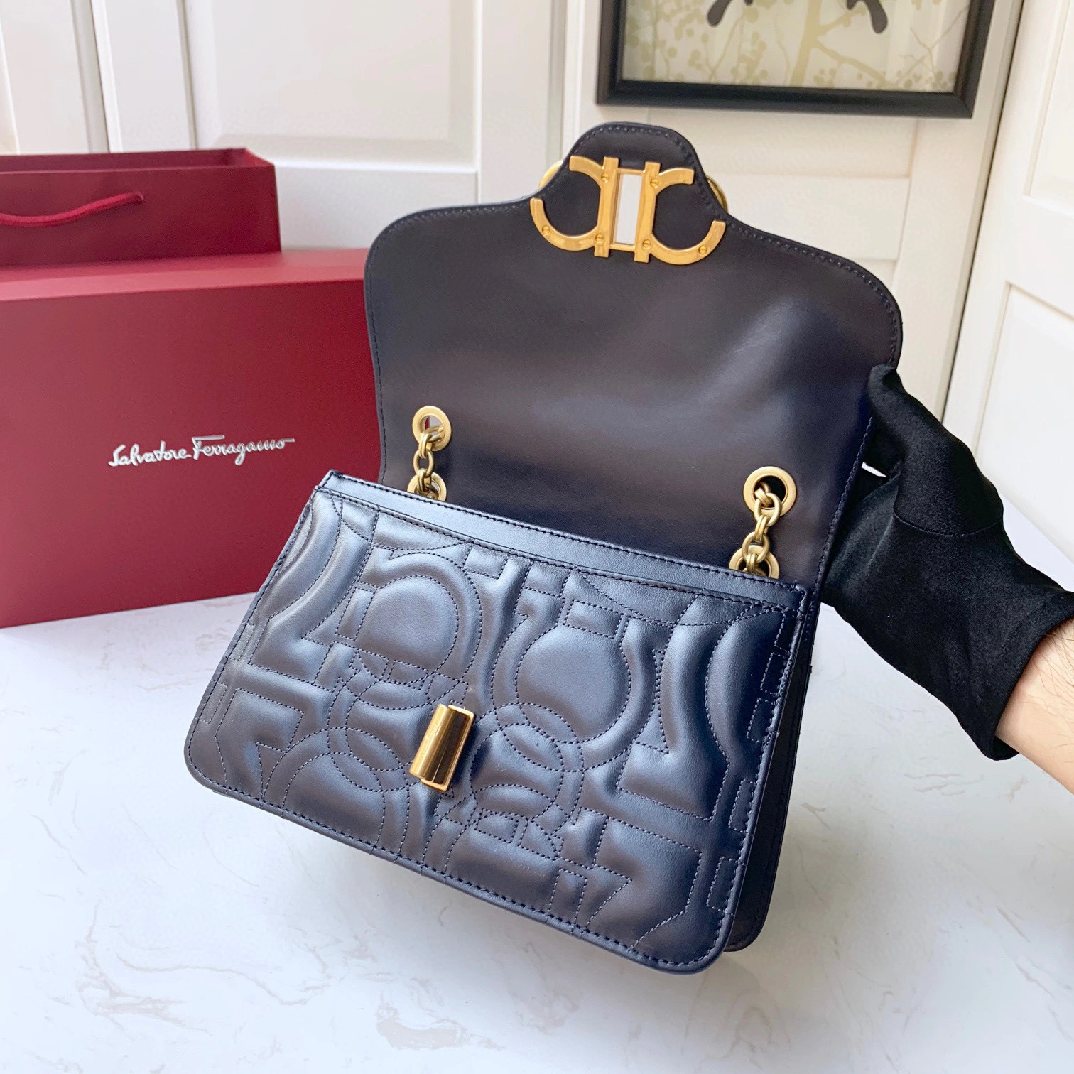 MOMO---CALF SKIN Gancini high quality version item : 007B00K2427
