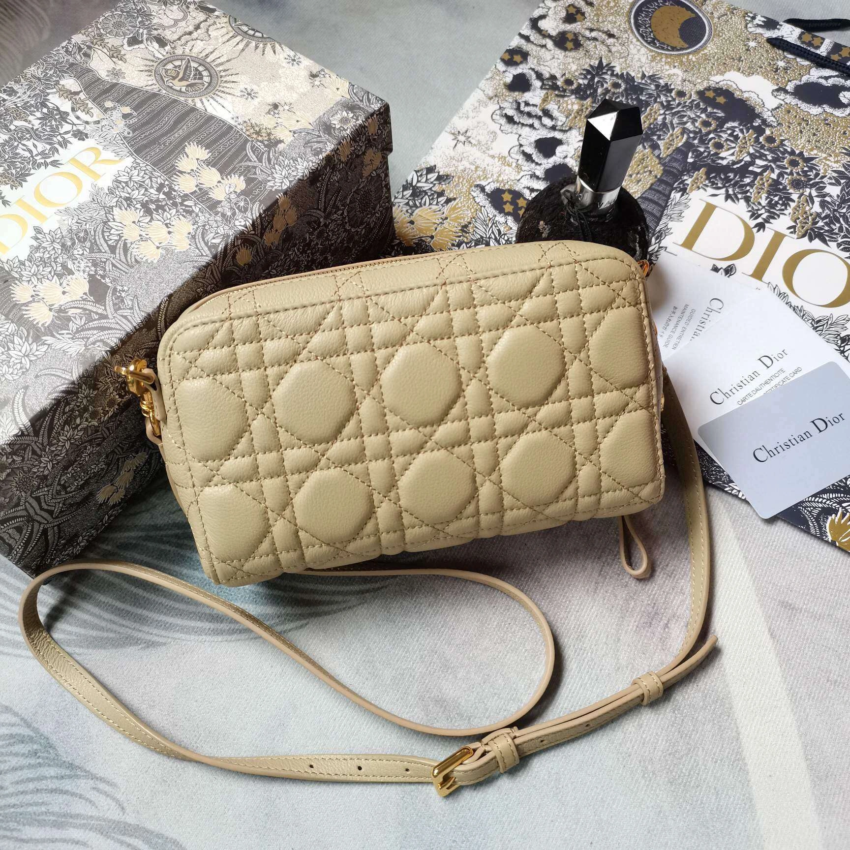 MOMO---CARO 5037 2 colour item :063B00E2045-2